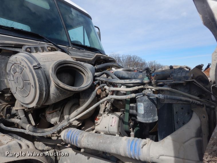 image for item DH5092 2008 Freightliner Columbia semi truck