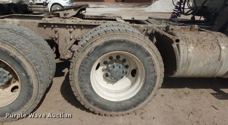 image for item DH5092 2008 Freightliner Columbia semi truck