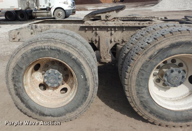 image for item DH5092 2008 Freightliner Columbia semi truck