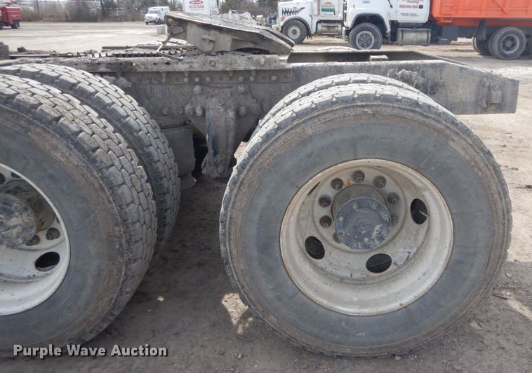 image for item DH5092 2008 Freightliner Columbia semi truck