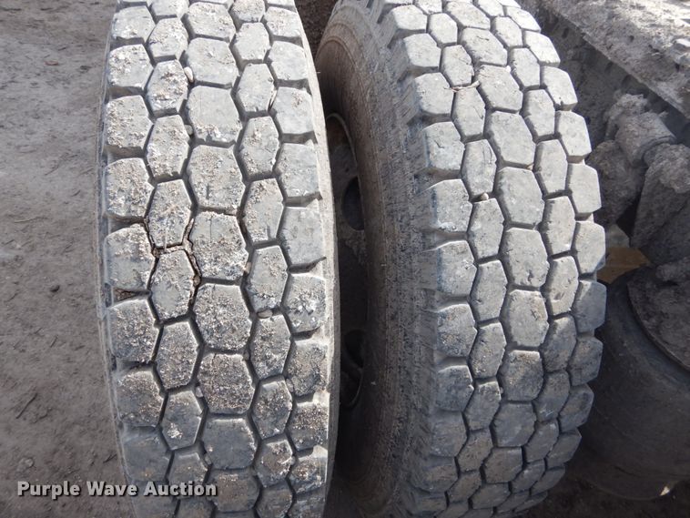 image for item DH5092 2008 Freightliner Columbia semi truck