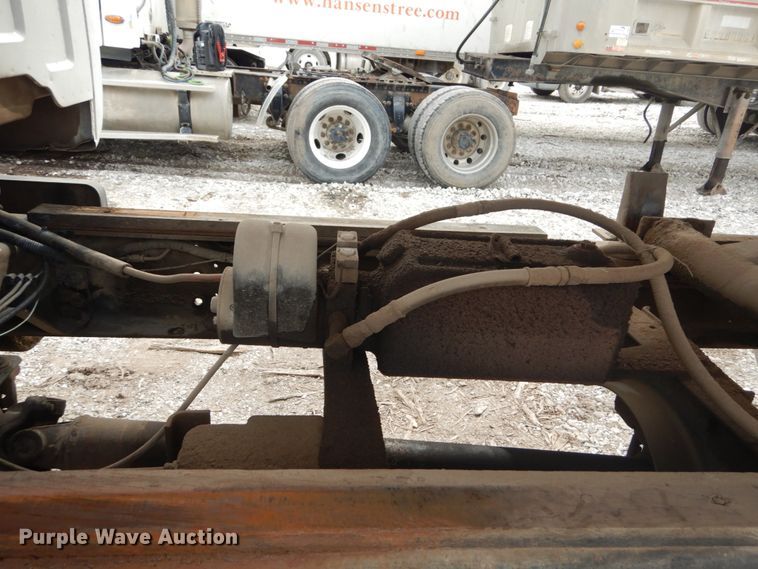 image for item DH5093 1999 GMC C6500 chip bed truck