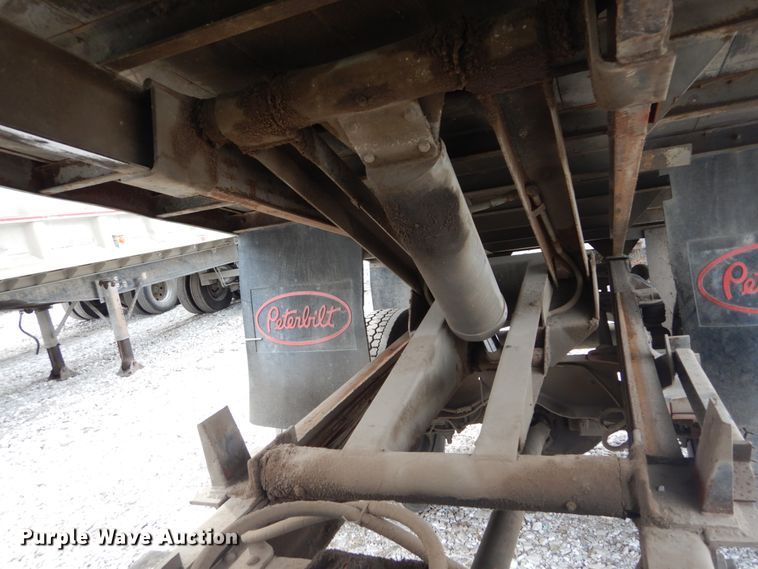 image for item DH5093 1999 GMC C6500 chip bed truck