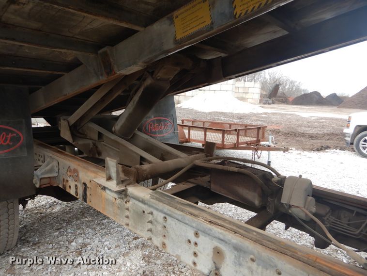 image for item DH5093 1999 GMC C6500 chip bed truck