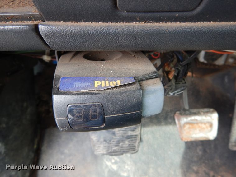 image for item DH5093 1999 GMC C6500 chip bed truck