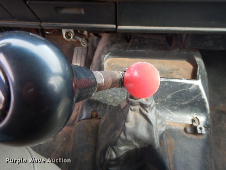 image for item DH5093 1999 GMC C6500 chip bed truck