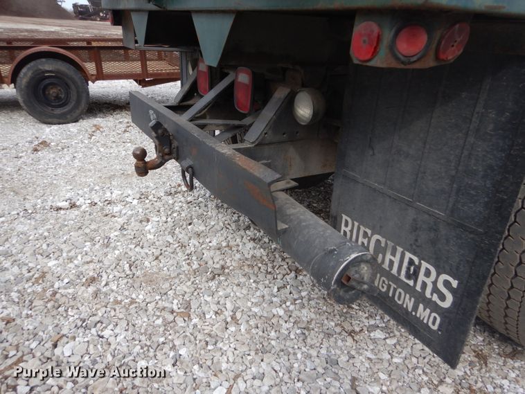 image for item DH5093 1999 GMC C6500 chip bed truck