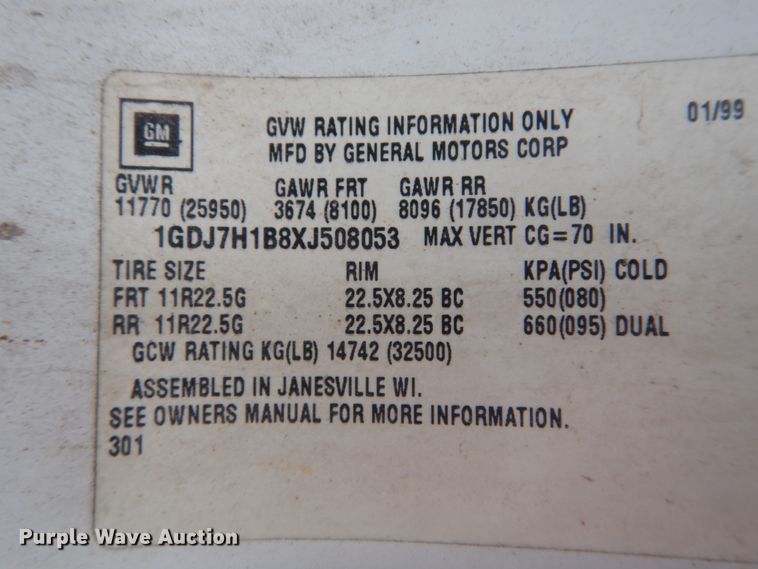 image for item DH5093 1999 GMC C6500 chip bed truck