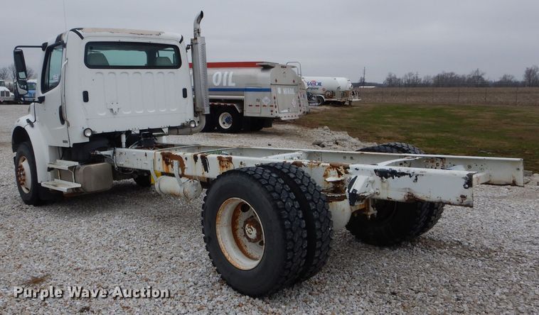 image for item DH6478 2005 Freightliner M2 truck cab and chassis