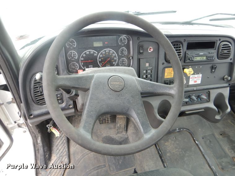 image for item DH6478 2005 Freightliner M2 truck cab and chassis