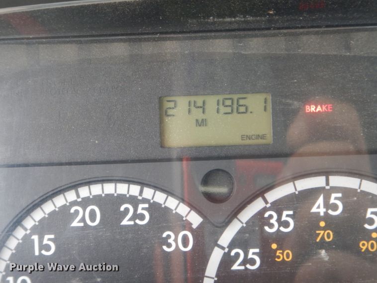 image for item DH6478 2005 Freightliner M2 truck cab and chassis