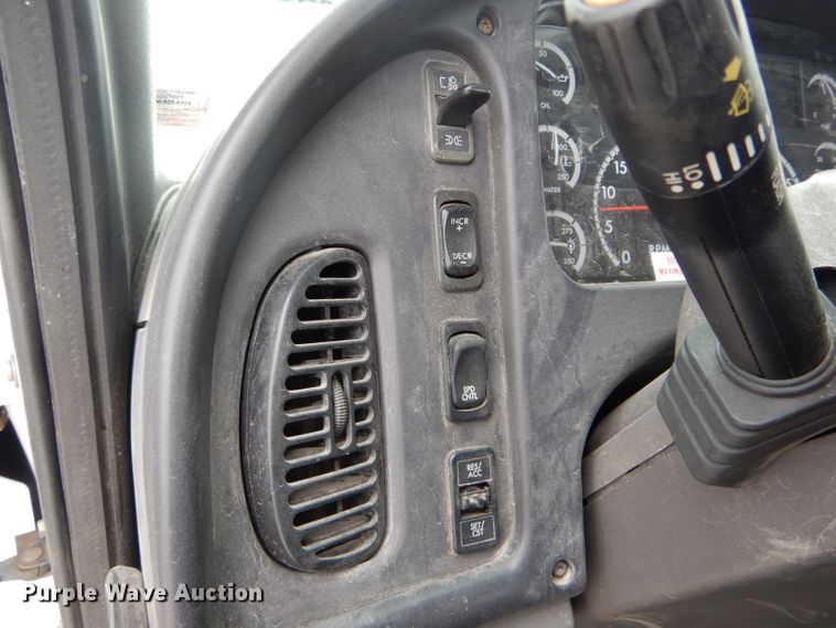 image for item DH6478 2005 Freightliner M2 truck cab and chassis