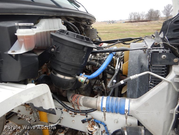 image for item DH6478 2005 Freightliner M2 truck cab and chassis