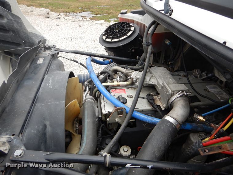 image for item DH6478 2005 Freightliner M2 truck cab and chassis