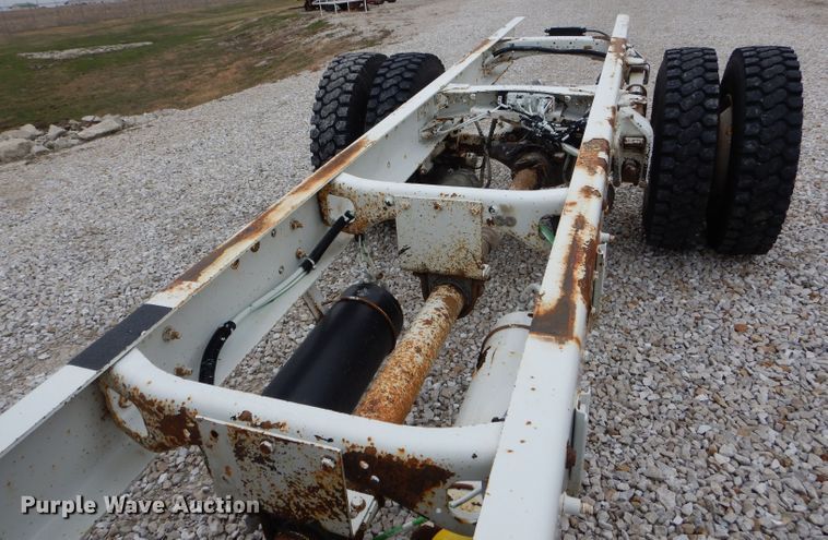 image for item DH6478 2005 Freightliner M2 truck cab and chassis