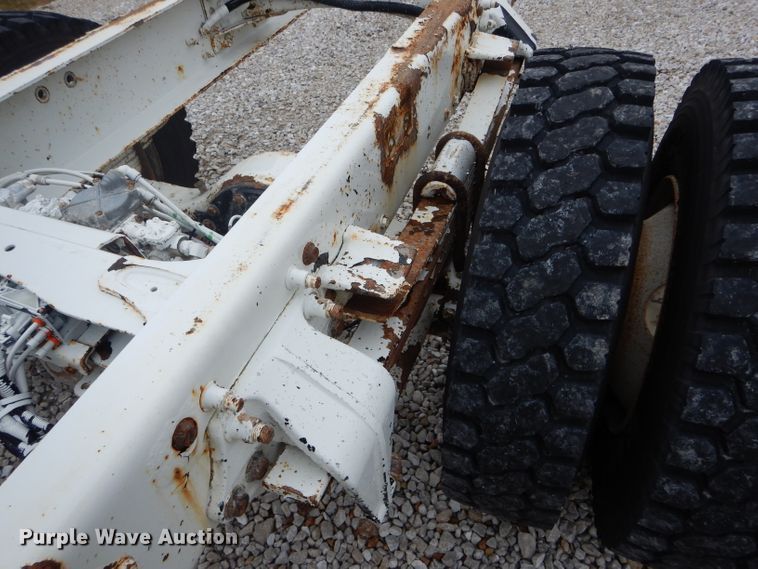 image for item DH6478 2005 Freightliner M2 truck cab and chassis