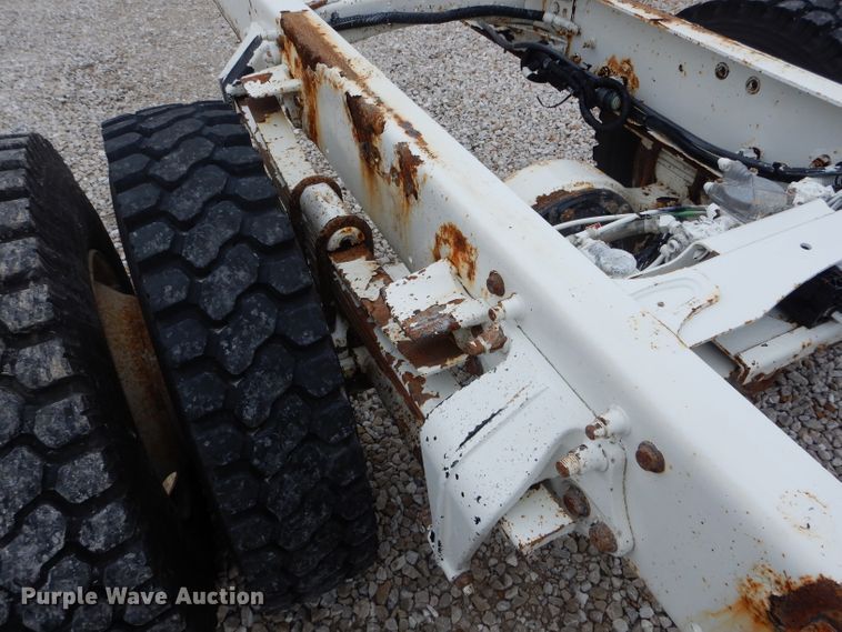 image for item DH6478 2005 Freightliner M2 truck cab and chassis