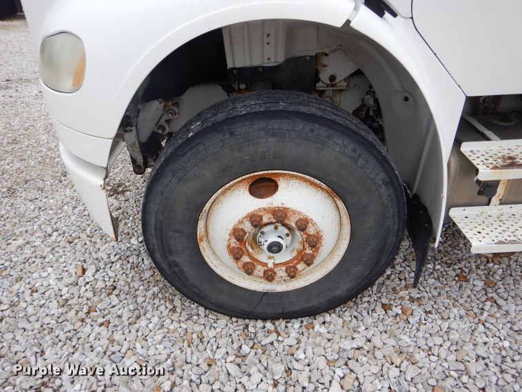 image for item DH6478 2005 Freightliner M2 truck cab and chassis