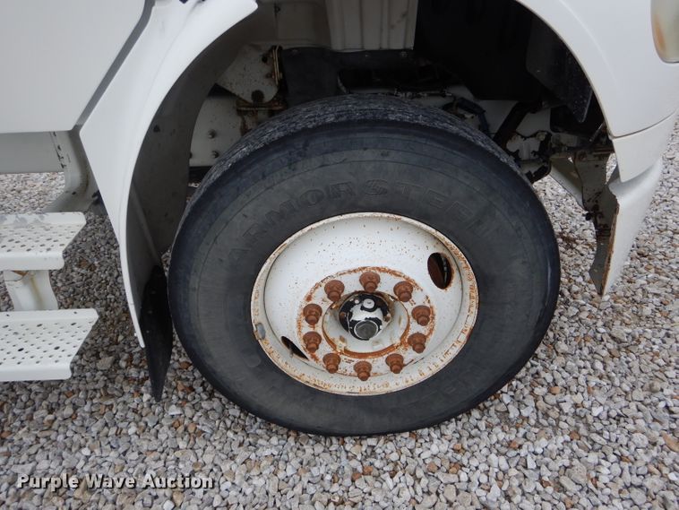 image for item DH6478 2005 Freightliner M2 truck cab and chassis