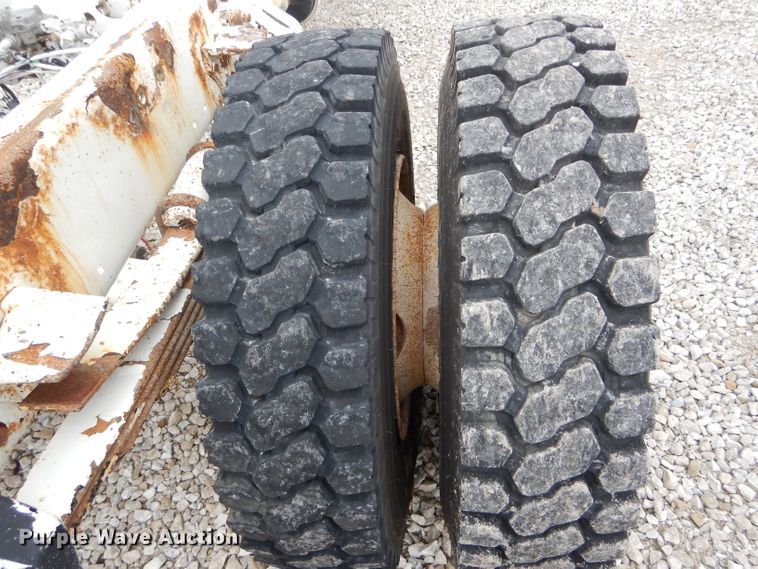 image for item DH6478 2005 Freightliner M2 truck cab and chassis