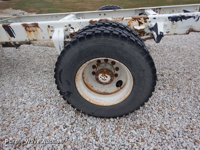 image for item DH6478 2005 Freightliner M2 truck cab and chassis