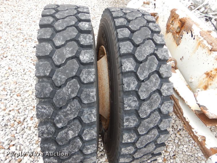 image for item DH6478 2005 Freightliner M2 truck cab and chassis