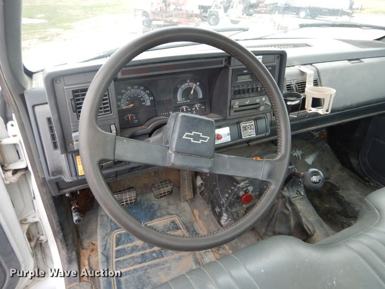 image for item DH6479 1995 Chevrolet C5500 crane truck