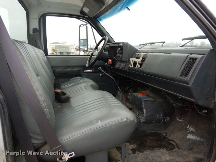 image for item DH6479 1995 Chevrolet C5500 crane truck