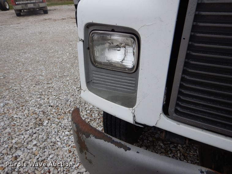 image for item DH6479 1995 Chevrolet C5500 crane truck