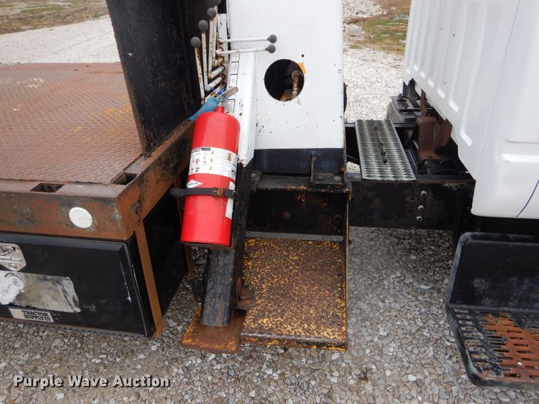 image for item DH6479 1995 Chevrolet C5500 crane truck