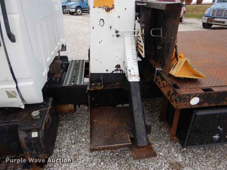 image for item DH6479 1995 Chevrolet C5500 crane truck