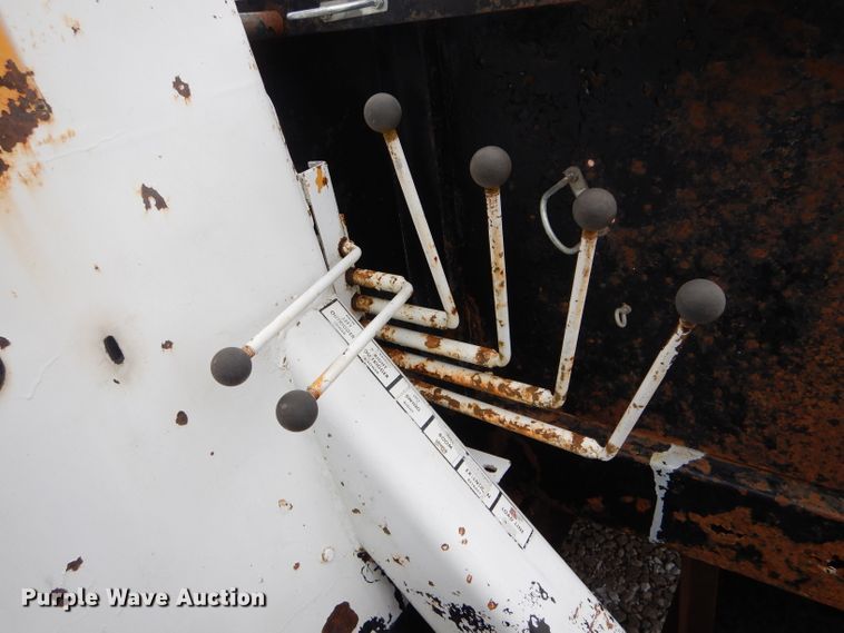 image for item DH6479 1995 Chevrolet C5500 crane truck