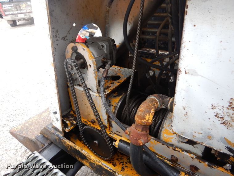 image for item DH6479 1995 Chevrolet C5500 crane truck