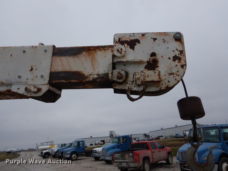 image for item DH6479 1995 Chevrolet C5500 crane truck