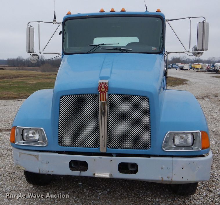 image for item DH6481 2005 Kenworth T300 truck cab and chassis