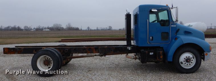 image for item DH6481 2005 Kenworth T300 truck cab and chassis