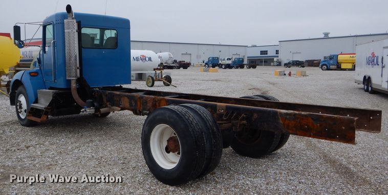 image for item DH6481 2005 Kenworth T300 truck cab and chassis