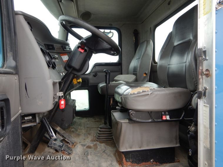 image for item DH6481 2005 Kenworth T300 truck cab and chassis