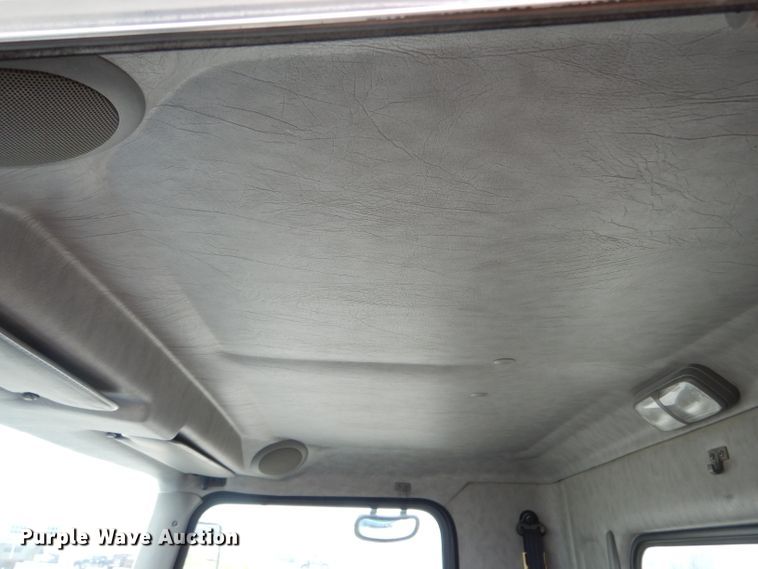 image for item DH6481 2005 Kenworth T300 truck cab and chassis