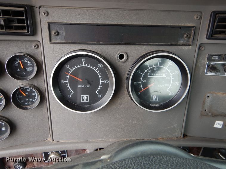 image for item DH6481 2005 Kenworth T300 truck cab and chassis