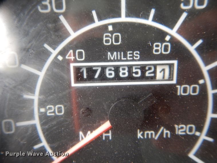 image for item DH6481 2005 Kenworth T300 truck cab and chassis