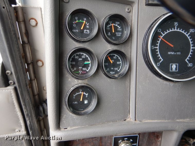 image for item DH6481 2005 Kenworth T300 truck cab and chassis