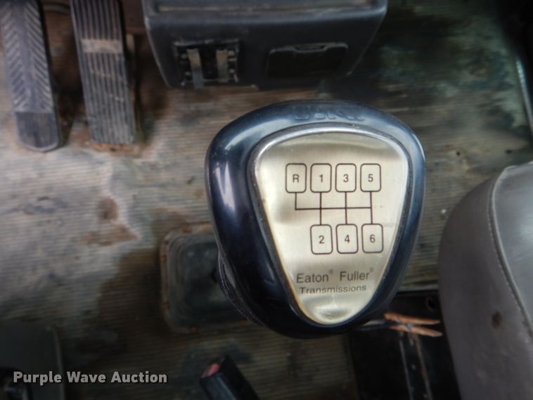 image for item DH6481 2005 Kenworth T300 truck cab and chassis