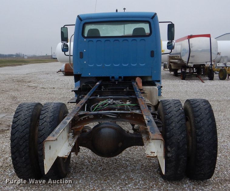 image for item DH6482 2004 Freightliner M2 truck cab and chassis