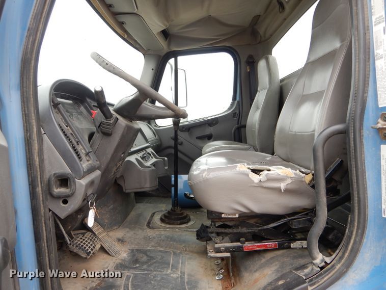 image for item DH6482 2004 Freightliner M2 truck cab and chassis