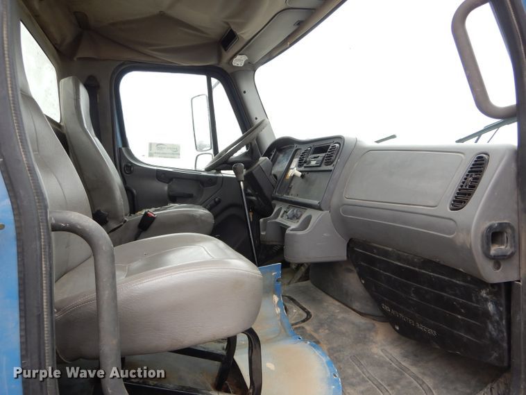 image for item DH6482 2004 Freightliner M2 truck cab and chassis