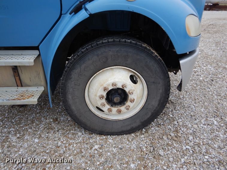 image for item DH6482 2004 Freightliner M2 truck cab and chassis