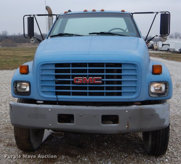 image for item DH6483 2000 GMC C7500 truck cab and chassis