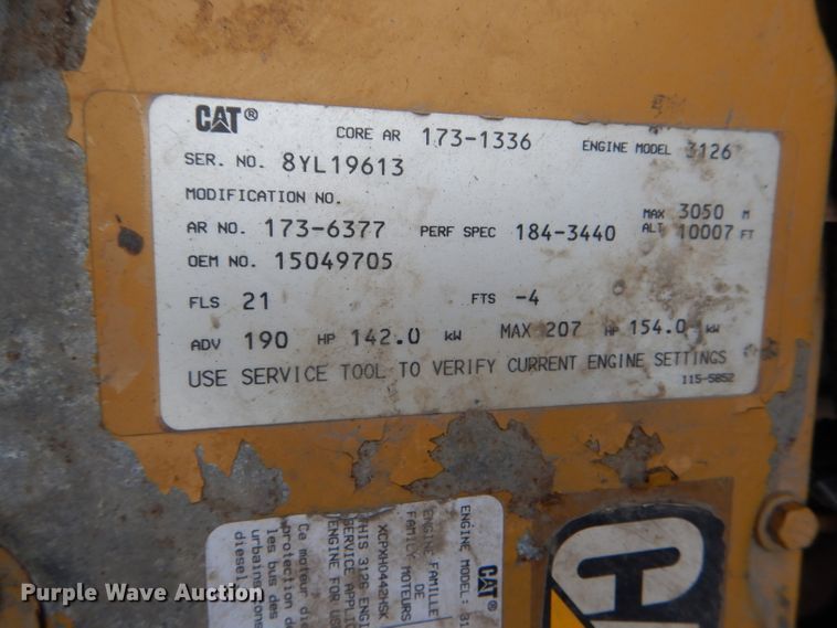 image for item DH6483 2000 GMC C7500 truck cab and chassis