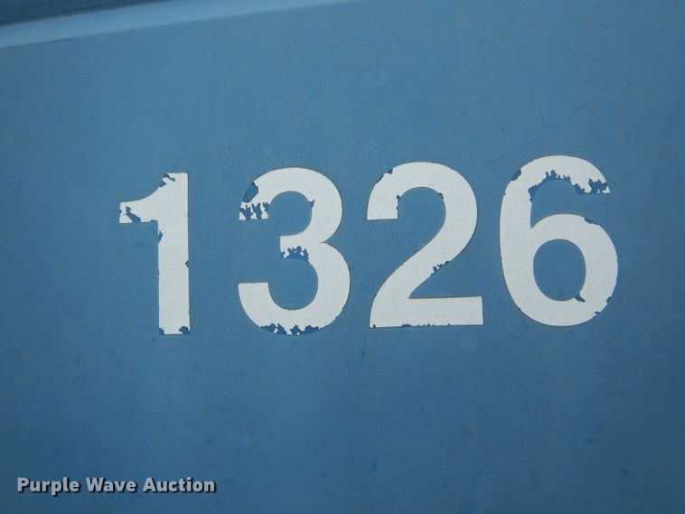 image for item DH6483 2000 GMC C7500 truck cab and chassis